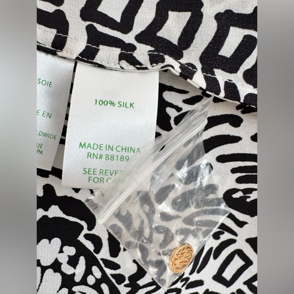 Lilly Pulitzer Elsa Silk Top Onyx Home slice size M
White Black - Picture 12 of 13